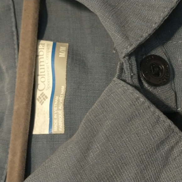 Columbia men's size M short-sleeved button down shirt - Picture 2 of 10